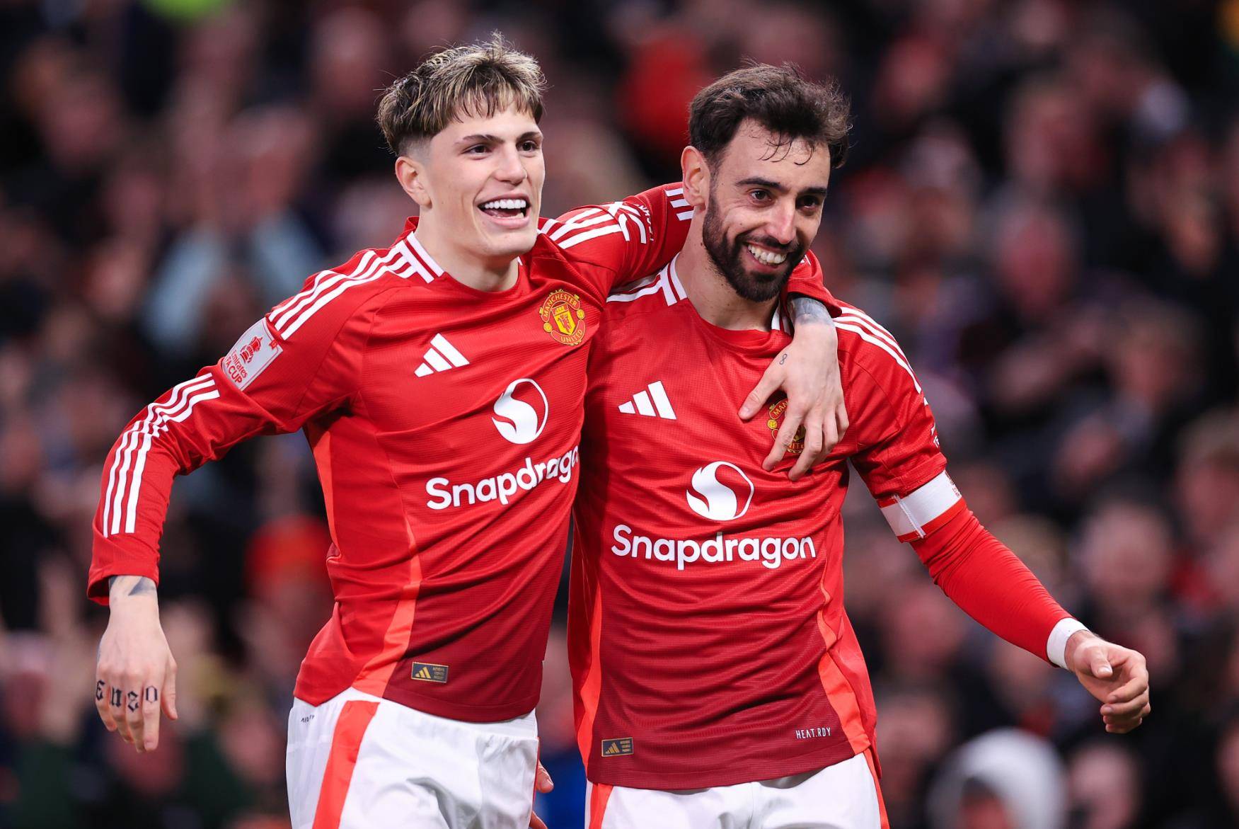 包含曼联发布备战花絮，关键战扳平良机，欧联任务艰巨，赛程密集仍需轮换的词条-9Games Official