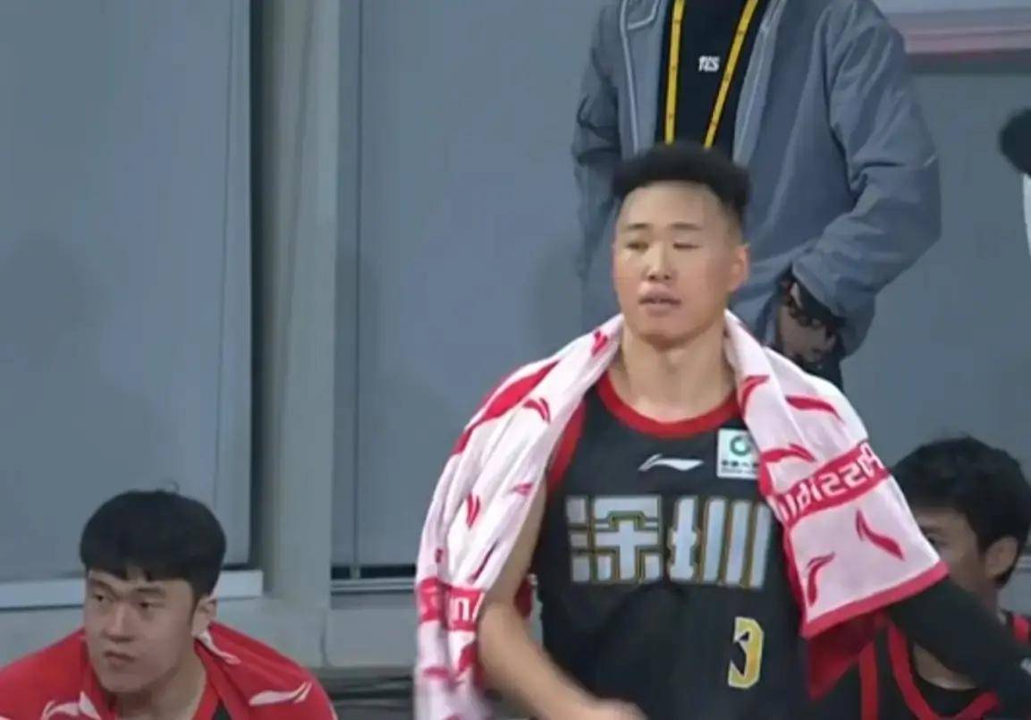 关于中超赛后再迎强敌，深圳男篮绝杀压哨，主帅态度——气氛紧张，赛季目标并未改变的信息