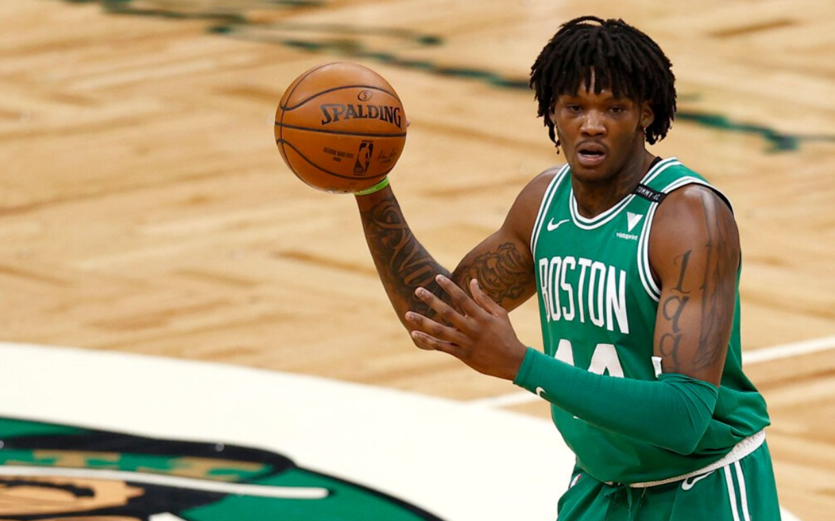 明尼苏达森林狼训练开放日；加时末段内部沟通引欢呼；德甲在即；高层口径保持一致的简单介绍